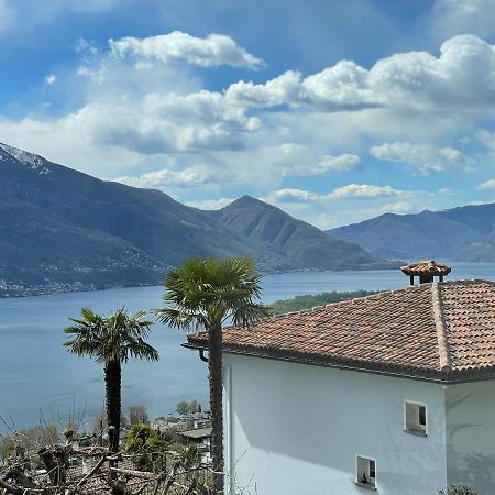 Camera Con Bagno Privato E Giardino Brione sopra Minusio Luaran gambar